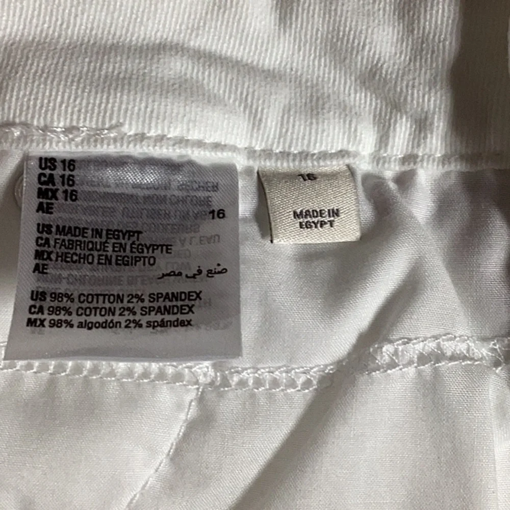 NWOT Style & Co 16 Bermuda Shorts White Cotton Denim Curvy Tummy Control - Picture 4 of 5
